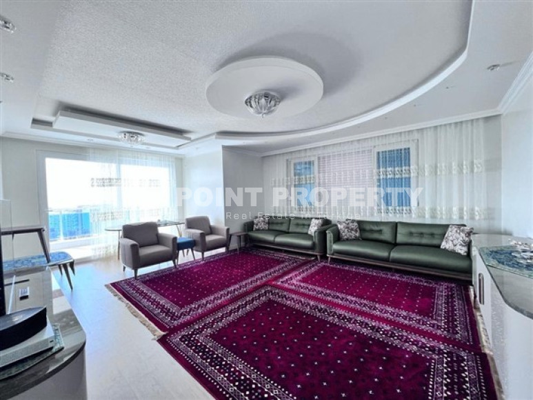 Дуплексные апартаменты 220 м2 с двумя балконами на верхнем этаже резиденции, район Тосмур-id-4675-фото-2