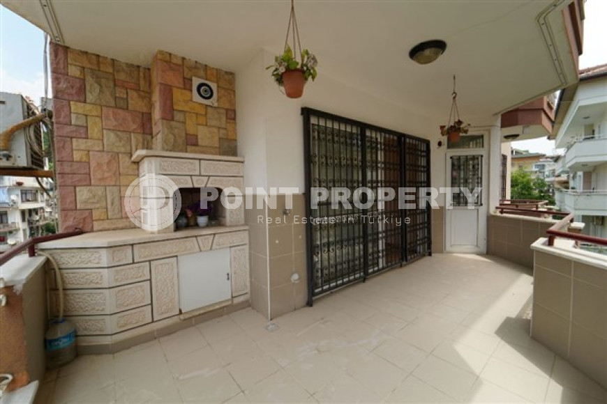 Spacious three bedroom apartment, 165m², in the very center of Alanya, 300m from the sea-id-1383-photo-5