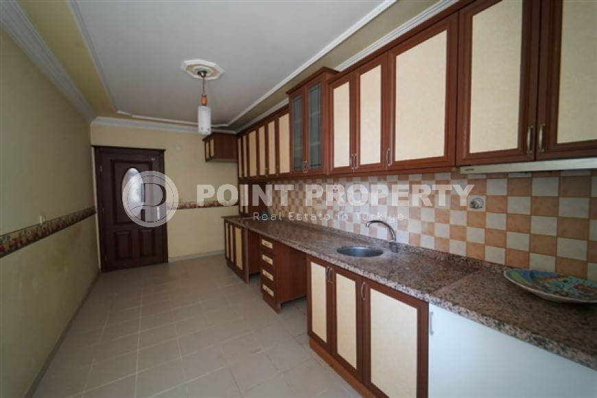 Spacious three bedroom apartment, 165m², in the very center of Alanya, 300m from the sea-id-1383-photo-6