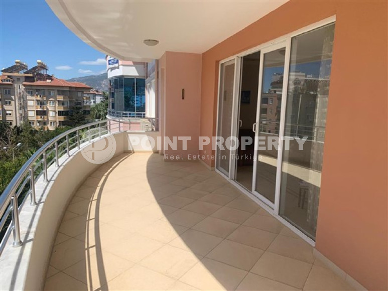 Comfortable spacious apartment on the 3rd floor in a residence built in 2009.-id-4679-photo-8