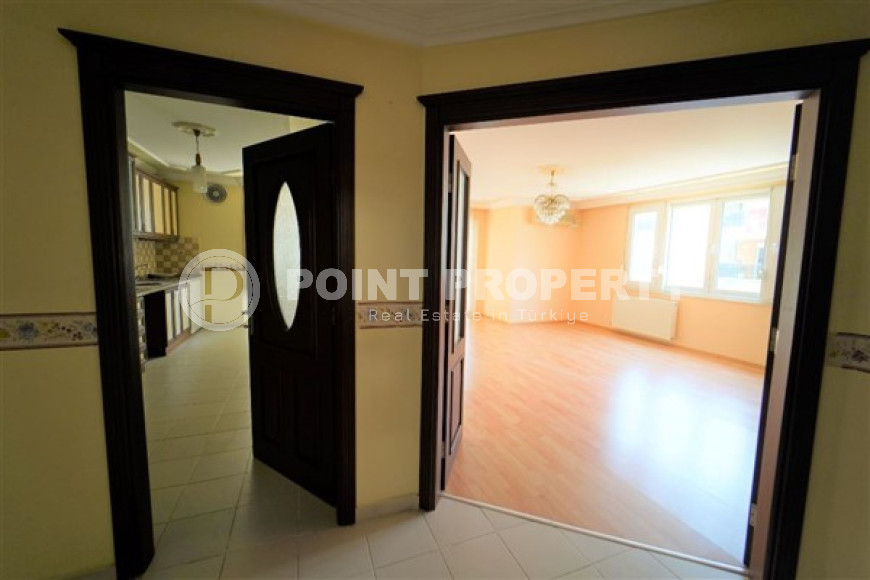 Spacious three bedroom apartment, 165m², in the very center of Alanya, 300m from the sea-id-1383-photo-8