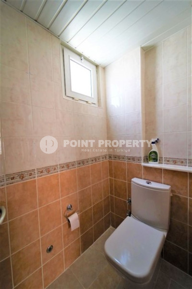 Spacious three bedroom apartment, 165m², in the very center of Alanya, 300m from the sea-id-1383-photo-9