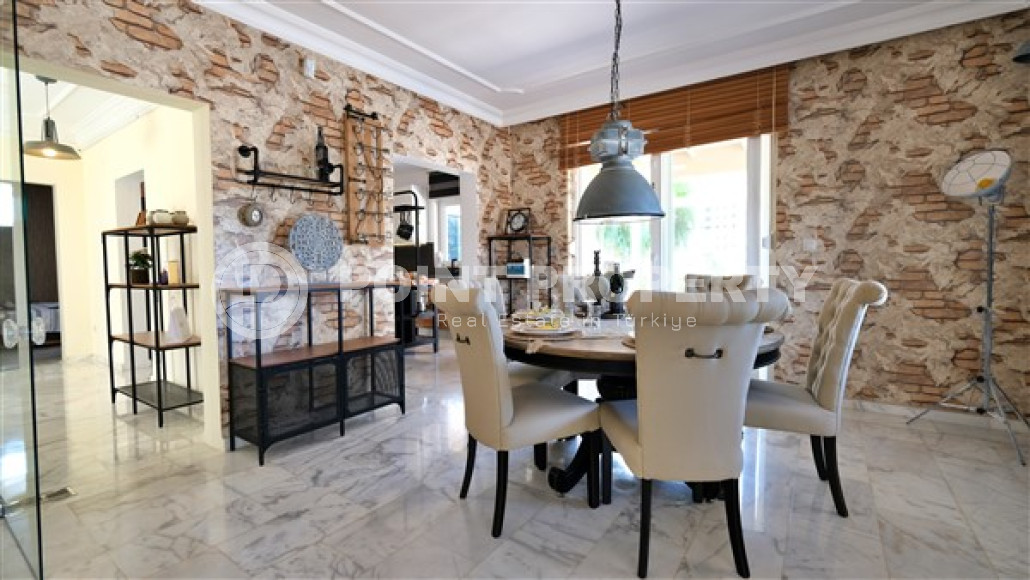 Роскошная вилла 3+1 с бассейном и садом в 750 метрах от пляжа и набережной.-id-4681-фото-4