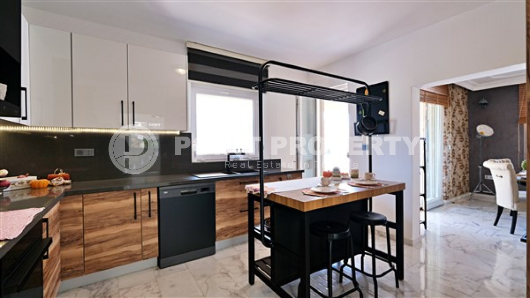 Роскошная вилла 3+1 с бассейном и садом в 750 метрах от пляжа и набережной.-id-4681-фото-6