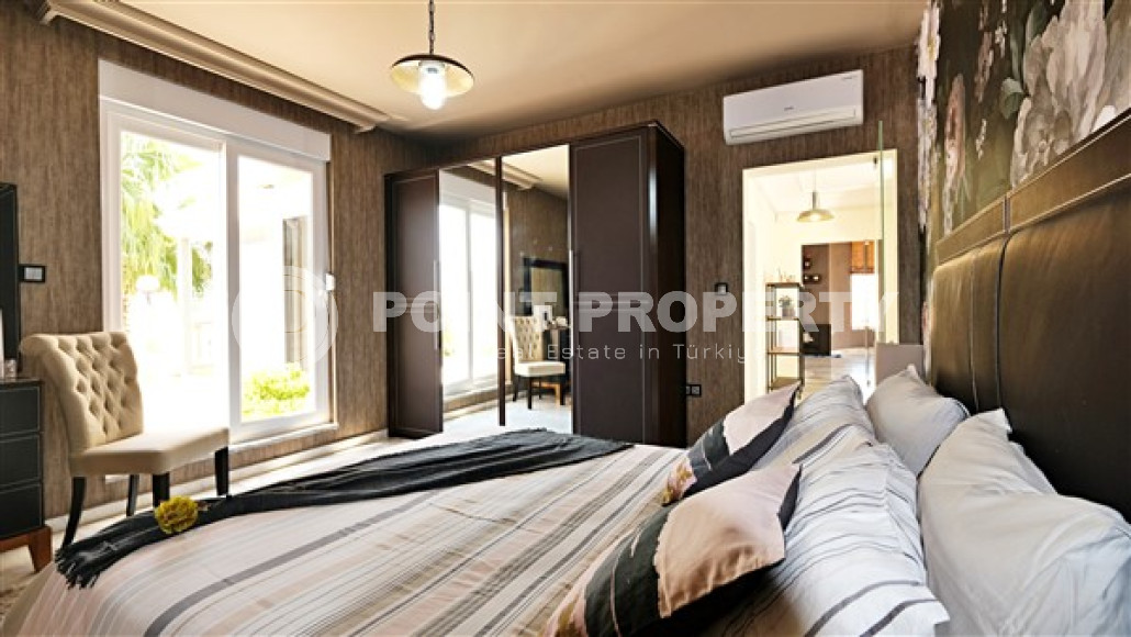 Роскошная вилла 3+1 с бассейном и садом в 750 метрах от пляжа и набережной.-id-4681-фото-8