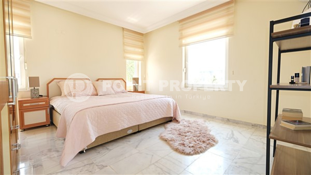 Роскошная вилла 3+1 с бассейном и садом в 750 метрах от пляжа и набережной.-id-4681-фото-11