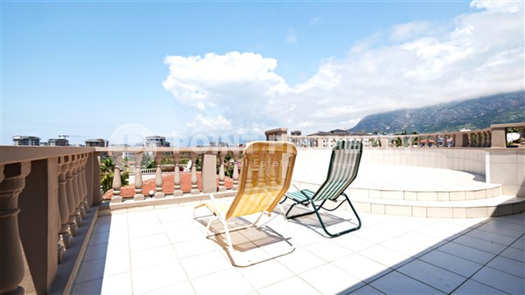 Роскошная вилла 3+1 с бассейном и садом в 750 метрах от пляжа и набережной.-id-4681-фото-14