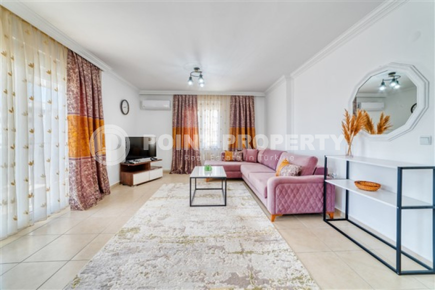 Bright, spacious apartment with good repair and modern design, 250 meters from the beach and promenade.-id-4682-photo-2