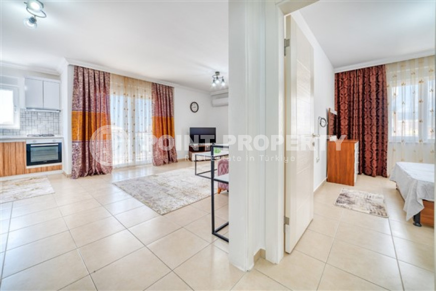Bright, spacious apartment with good repair and modern design, 250 meters from the beach and promenade.-id-4682-photo-4