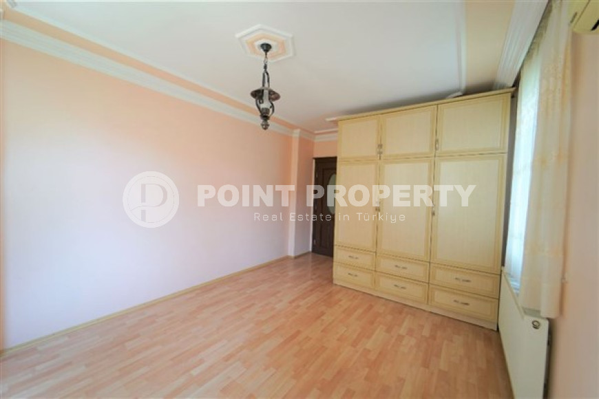 Spacious three bedroom apartment, 165m², in the very center of Alanya, 300m from the sea-id-1383-photo-13