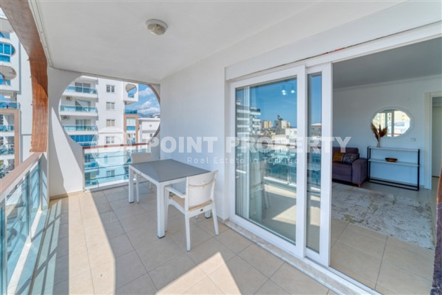 Bright, spacious apartment with good repair and modern design, 250 meters from the beach and promenade.-id-4682-photo-8
