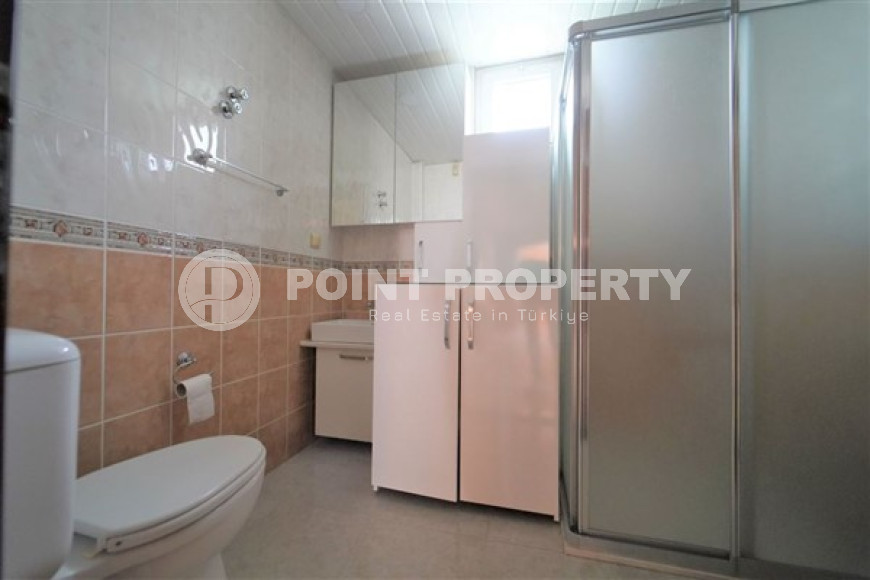 Spacious three bedroom apartment, 165m², in the very center of Alanya, 300m from the sea-id-1383-photo-14