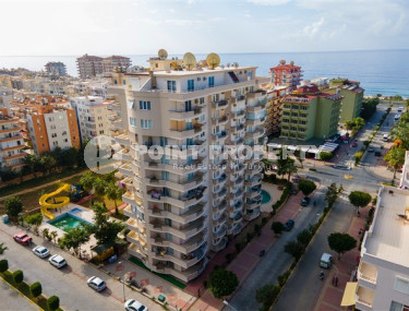 Five-room penthouse 260 m2 with furniture in a building built in 2006, Mahmutlar district-id-4686-photo-1