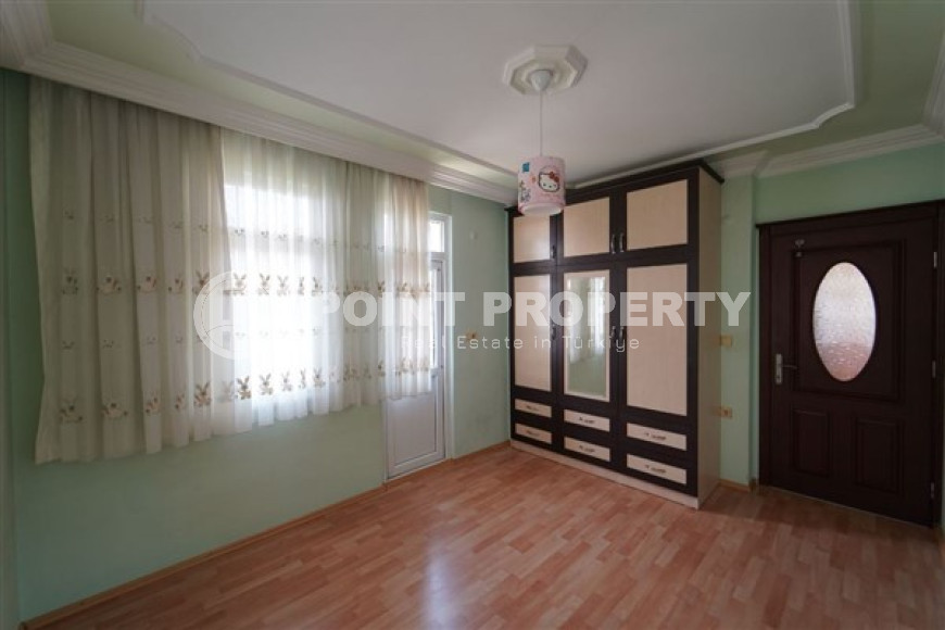 Spacious three bedroom apartment, 165m², in the very center of Alanya, 300m from the sea-id-1383-photo-21