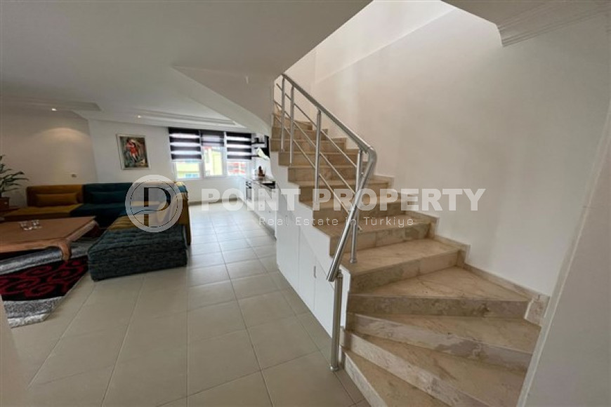 Five-room penthouse 260 m2 with furniture in a building built in 2006, Mahmutlar district-id-4686-photo-10