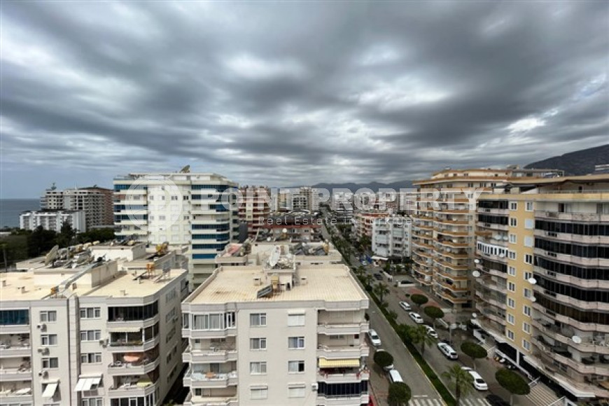 Five-room penthouse 260 m2 with furniture in a building built in 2006, Mahmutlar district-id-4686-photo-15