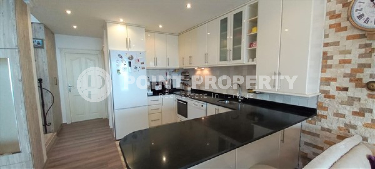 Превосходная четырёхкомнатная вилла с площадью 175 м2 и видовой террасой, район Бекташ-id-4694-фото-4