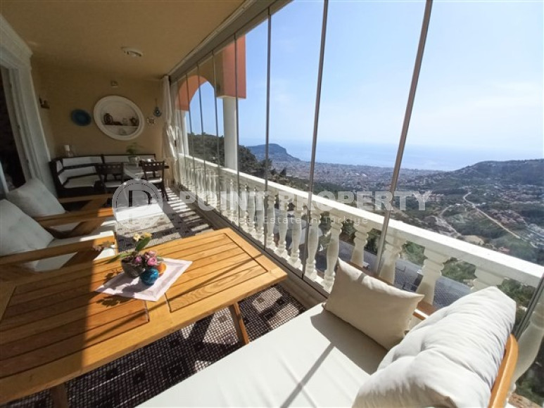 Превосходная четырёхкомнатная вилла с площадью 175 м2 и видовой террасой, район Бекташ-id-4694-фото-1