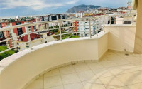 Modern, bright apartment on the 7th floor with panoramic views of the city, sea and Taurus Mountains.-id-4697-photo-5