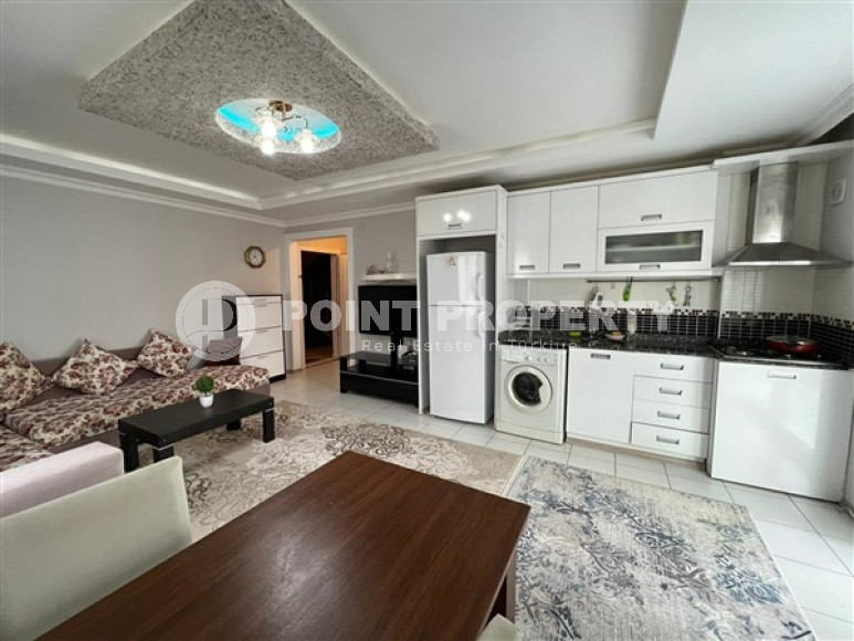 Comfortable furnished 1+1 apartment 500 meters from the sea in the center of Mahmutlar.-id-4698-photo-4