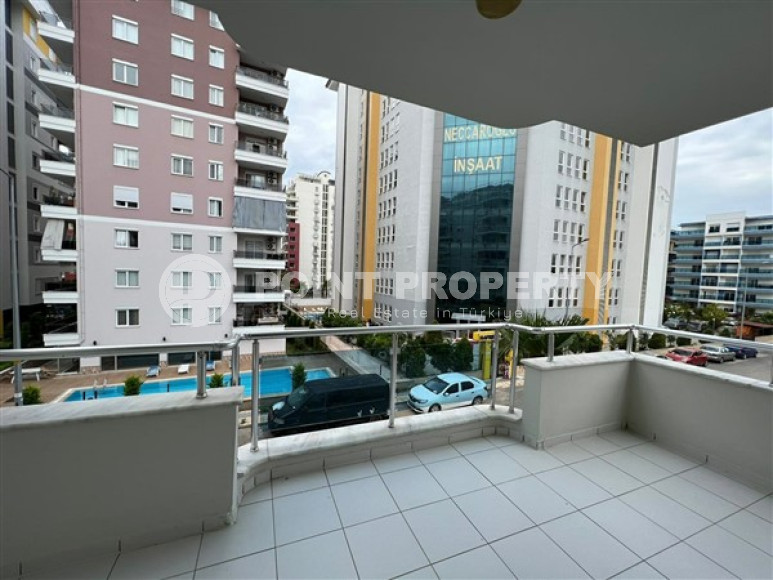 Comfortable furnished 1+1 apartment 500 meters from the sea in the center of Mahmutlar.-id-4698-photo-9