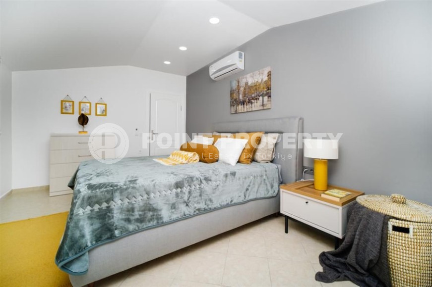 Меблированный пентхаус с тремя спальнями, 200м², в 50 метрах от моря, в районе Оба, Алания.-id-2475-фото-15