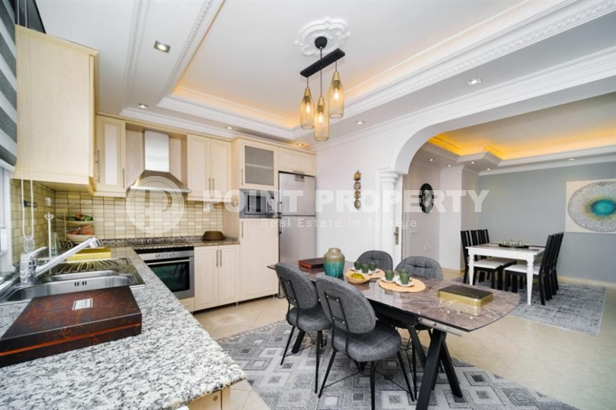 Меблированный пентхаус с тремя спальнями, 200м², в 50 метрах от моря, в районе Оба, Алания.-id-2475-фото-4