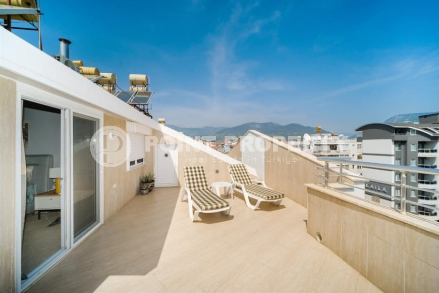 Меблированный пентхаус с тремя спальнями, 200м², в 50 метрах от моря, в районе Оба, Алания.-id-2475-фото-24