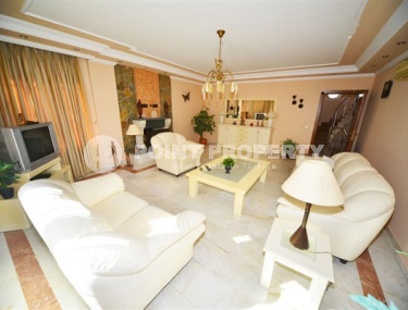 Дуплекс 2006 года постройки с собственным садом в нескольких минутах ходьбы от моря в спокойном благоустроенном районе Аланьи - Кестель.-id-4704-фото-3