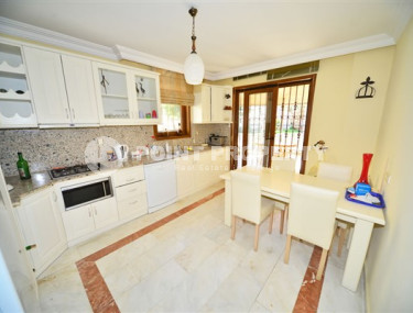 Дуплекс 2006 года постройки с собственным садом в нескольких минутах ходьбы от моря в спокойном благоустроенном районе Аланьи - Кестель.-id-4704-фото-4