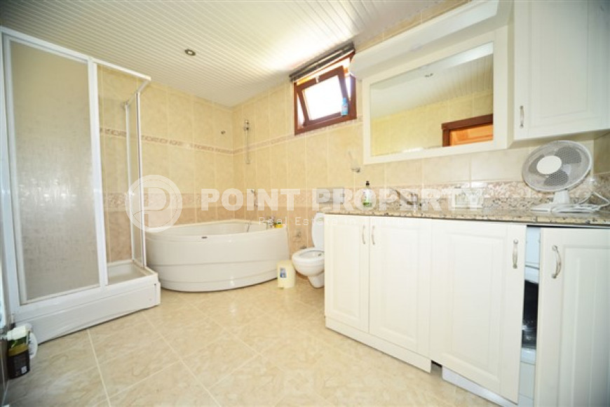 Duplex built in 2006 with its own garden, a short walk from the sea in a quiet, landscaped area of Alanya - Kestel.-id-4704-photo-11