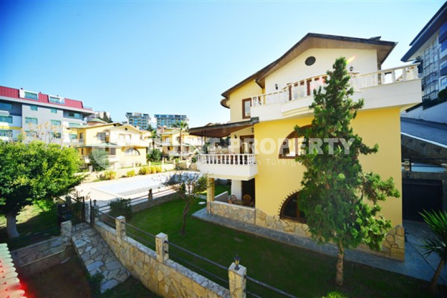 Duplex built in 2006 with its own garden, a short walk from the sea in a quiet, landscaped area of Alanya - Kestel.-id-4704-photo-13