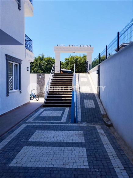 New 2+1 penthouse with an area of 110 m2 on the 5th floor of the complex, Mahmutlar district-id-4707-photo-12