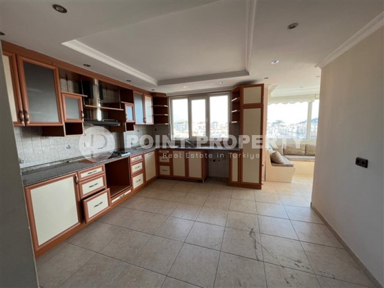 Просторная двухуровневая квартира 4+1 на 9-м этаже с мансардой с панорамным видом на город и море-id-4716-фото-2