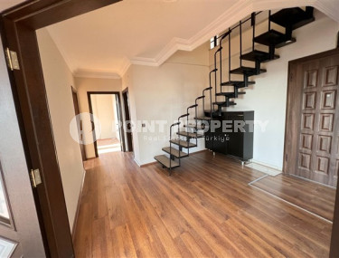 Просторная двухуровневая квартира 4+1 на 9-м этаже с мансардой с панорамным видом на город и море-id-4716-фото-4