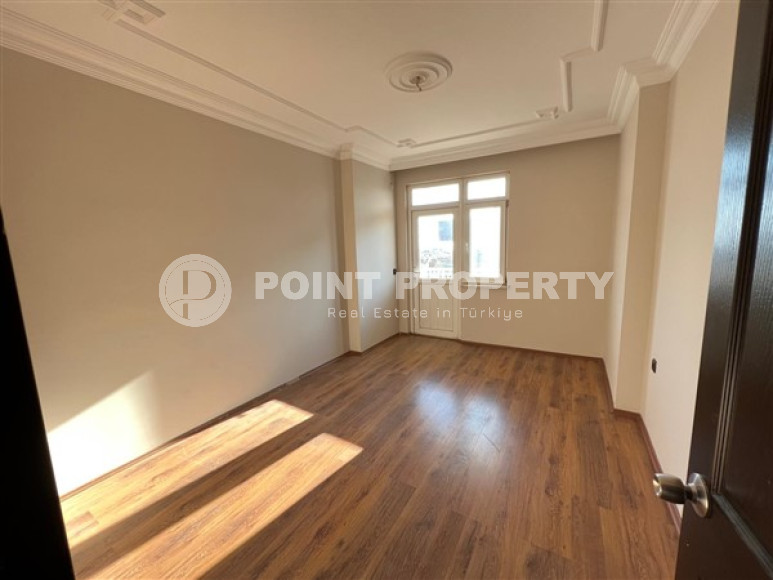 Просторная двухуровневая квартира 4+1 на 9-м этаже с мансардой с панорамным видом на город и море-id-4716-фото-5