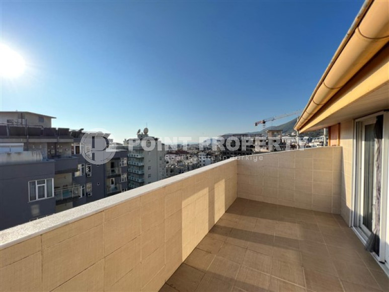 Просторная двухуровневая квартира 4+1 на 9-м этаже с мансардой с панорамным видом на город и море-id-4716-фото-13