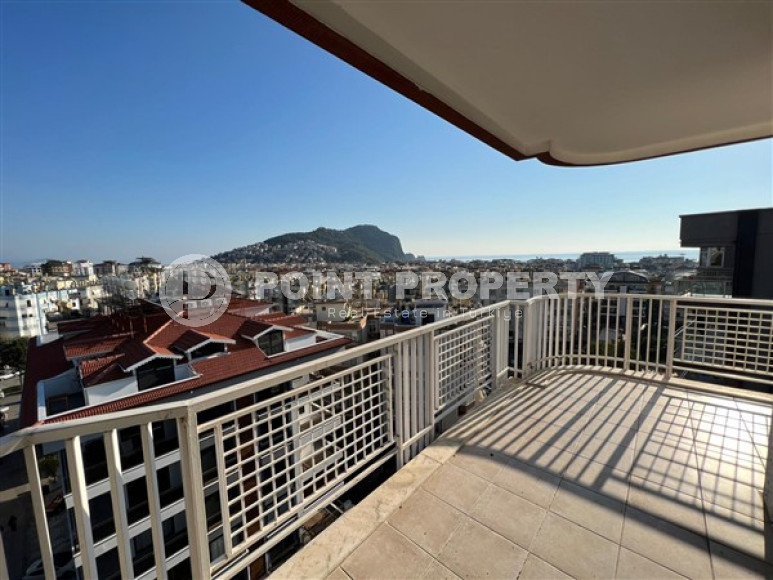 Просторная двухуровневая квартира 4+1 на 9-м этаже с мансардой с панорамным видом на город и море-id-4716-фото-16