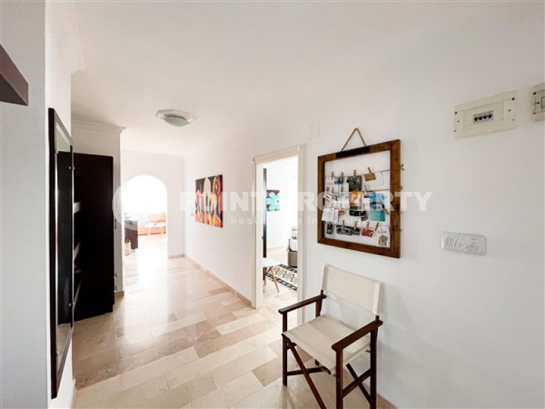 Красивые трёхкомнатные апартаменты с мебелью и двумя видовыми балконами, Тосмур-id-4735-фото-8