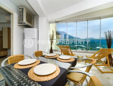 Красочная квартира с планировкой комнат 2+1 в превосходном комплексе на удалении от моря, Каргыджак-id-4738-фото-2