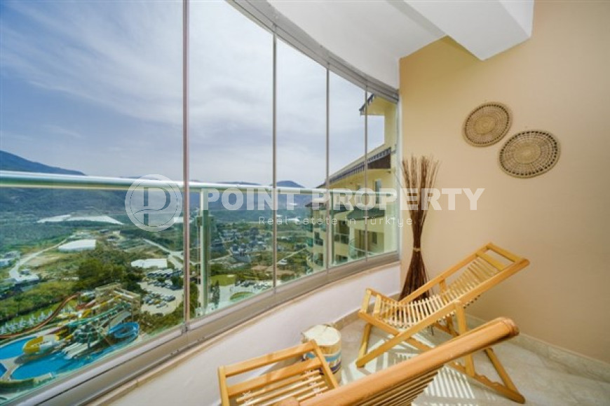 Красочная квартира с планировкой комнат 2+1 в превосходном комплексе на удалении от моря, Каргыджак-id-4738-фото-3