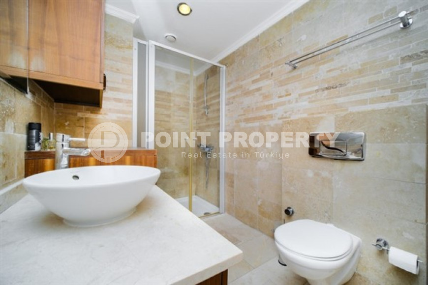 Красочная квартира с планировкой комнат 2+1 в превосходном комплексе на удалении от моря, Каргыджак-id-4738-фото-10