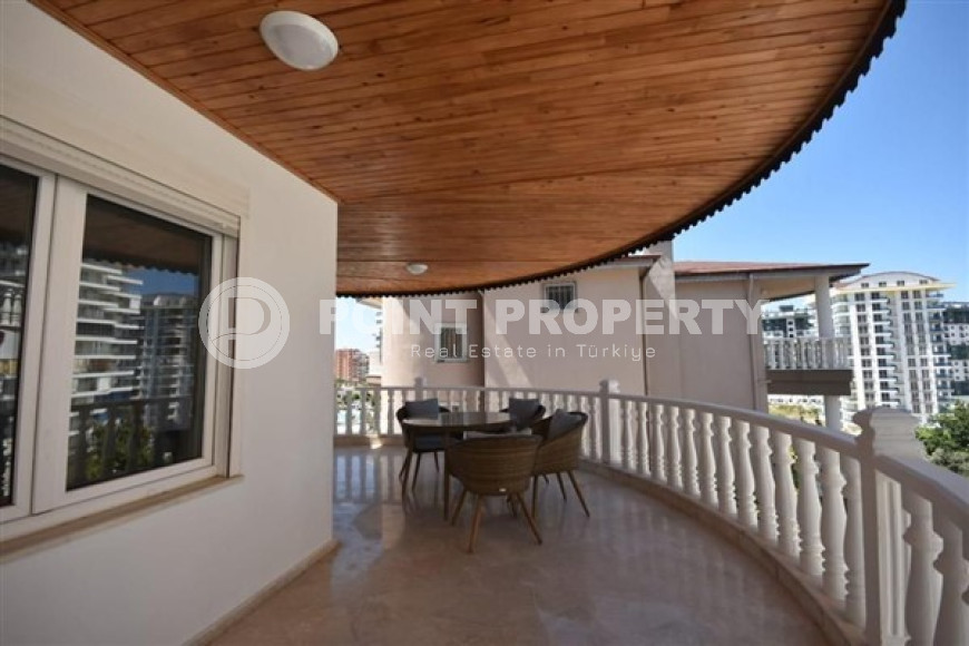 Шестикомнатная вилла с тремя балконами и просторной террасой, район Махмутлар-id-4742-фото-17