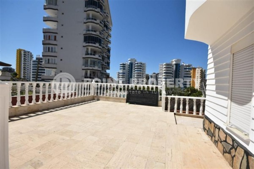 Шестикомнатная вилла с тремя балконами и просторной террасой, район Махмутлар-id-4742-фото-20