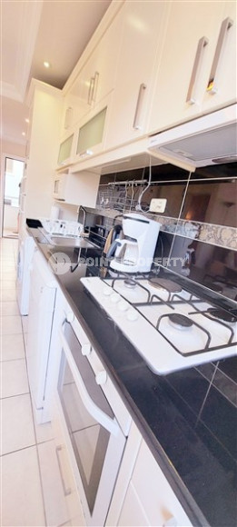 Компактная двухкомнатная квартира 45 м2 с балконом, центр Аланьи, район пляжа Клеопатра-id-4746-фото-5