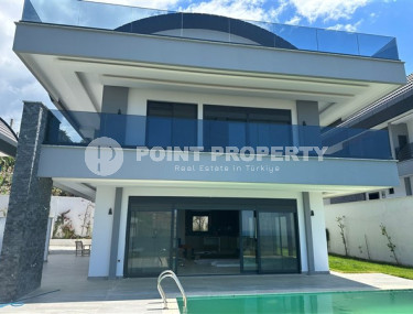 Exclusive option for a new seven-room villa with an area of 500 m2, Kargicak district-id-4748-photo-1