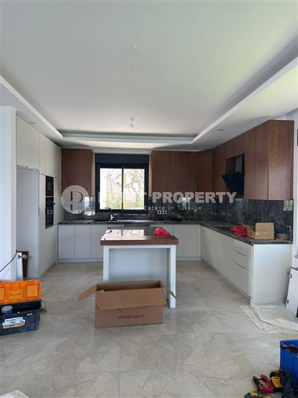 Эксклюзивный вариант новой семикомнатной виллы площадью 500 м2, район Каргыджак-id-4748-фото-6