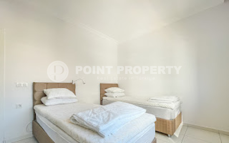 Comfortable furnished apartment 2+1 600 meters from the sea in the center of Mahmutlar-id-4752-photo-6