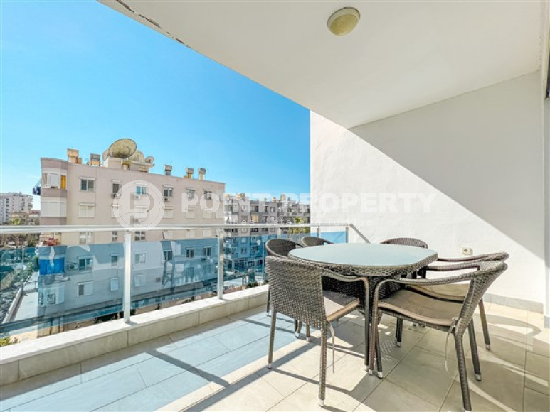 Comfortable furnished apartment 2+1 600 meters from the sea in the center of Mahmutlar-id-4752-photo-11