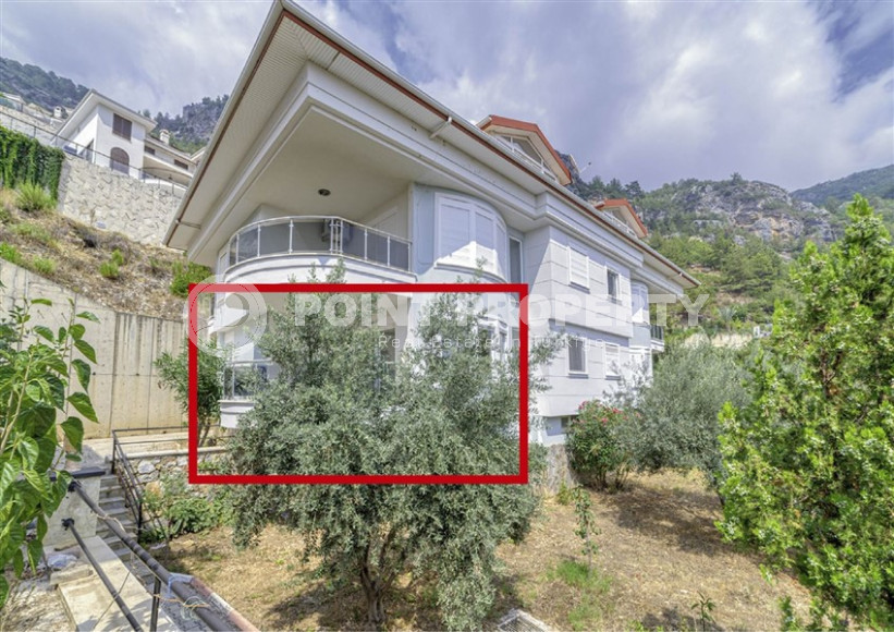 Three-room view apartment, 110 m², in a townhouse complex in the mountainous area of the center of Alanya - Bektas-id-1390-photo-2